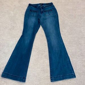Earl women’s Flare jeans. Size 6
